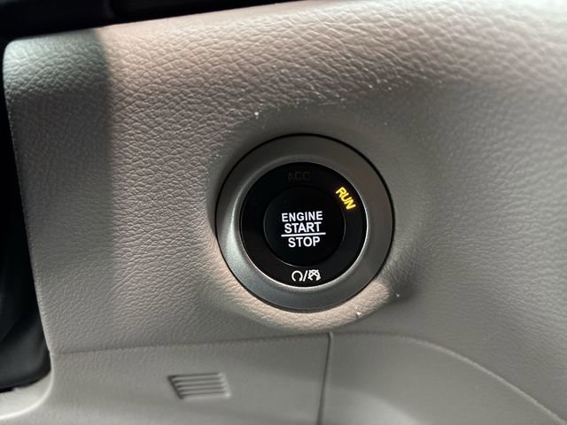 Used 2023 Chrysler Pacifica Touring-L image 22