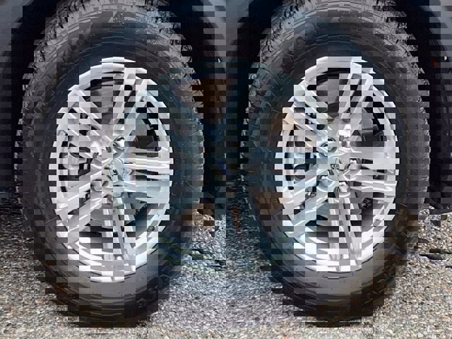 Certified 2023 Ford Explorer XLT w/ Equipment Group 202A image 33