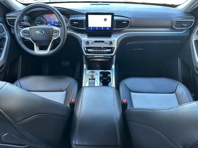 Certified 2022 Ford Explorer XLT w/ Equipment Group 202A image 10