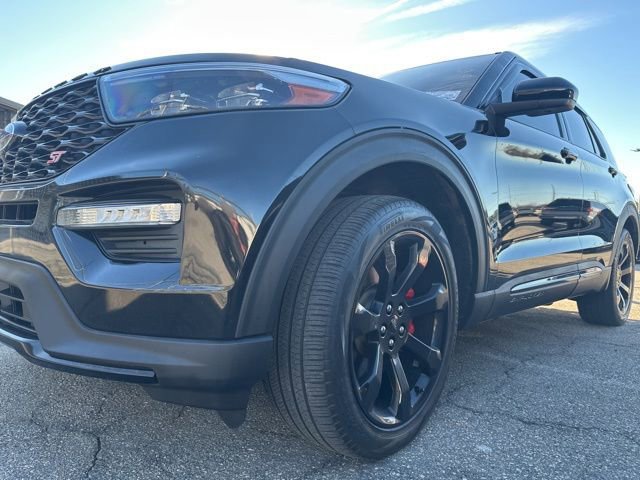 Certified 2022 Ford Explorer ST w/ ST Street Pack image 8