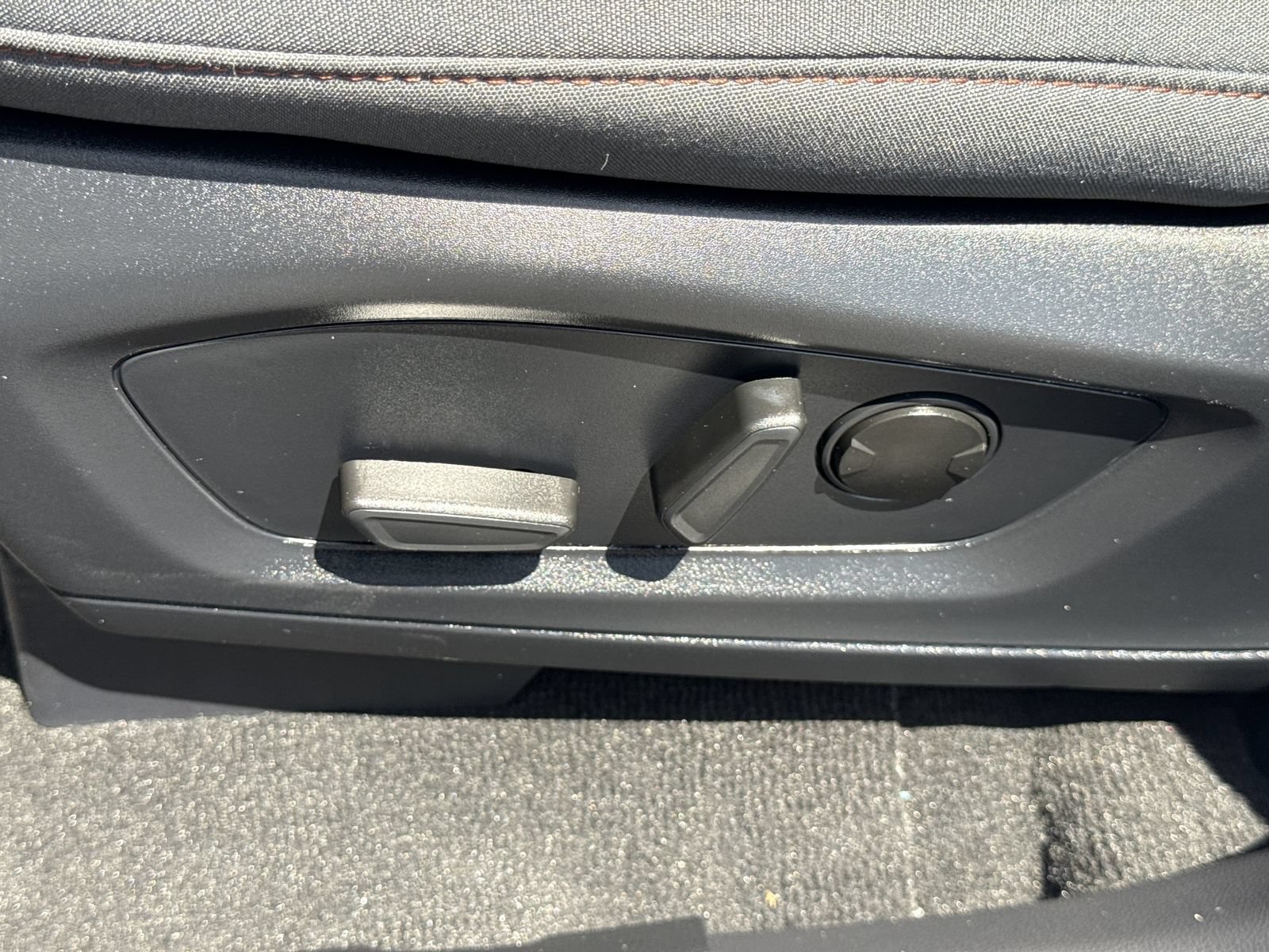 Certified 2025 Ford Explorer Active RWD image 22