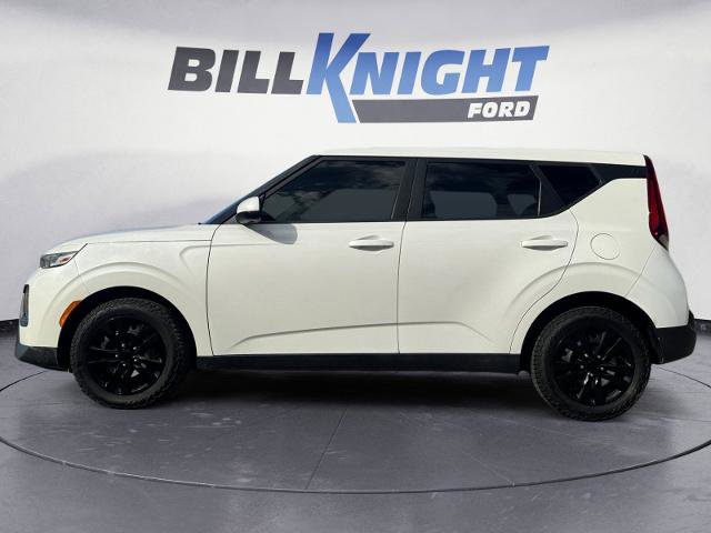 Used 2020 Kia Soul LX image 2