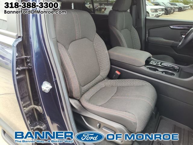 Used 2025 Honda Pilot Sport image 22