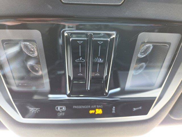 Used 2024 Volkswagen Atlas Cross Sport SEL R-Line AWD/4WD image 37