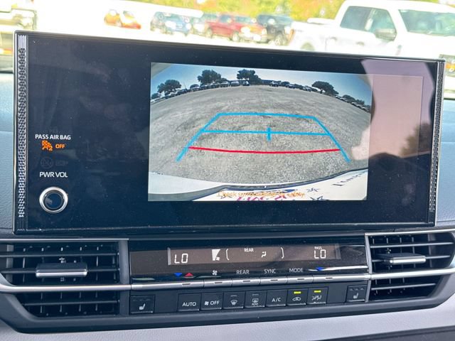 Used 2025 Toyota Sienna XLE AWD/4WD image 17