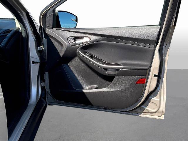 Certified 2017 Ford Focus SEL w/ Cold Weather Package FWD image 30