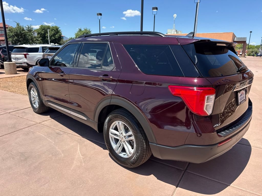 Certified 2022 Ford Explorer XLT RWD image 5