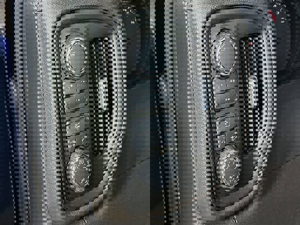 Used 2023 Chevrolet Silverado 2500 W/T image 27