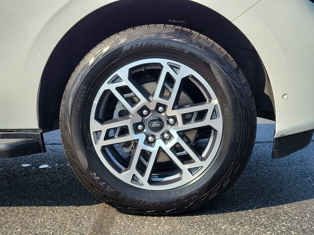 Certified 2025 Ford Expedition Max Active AWD/4WD image 9