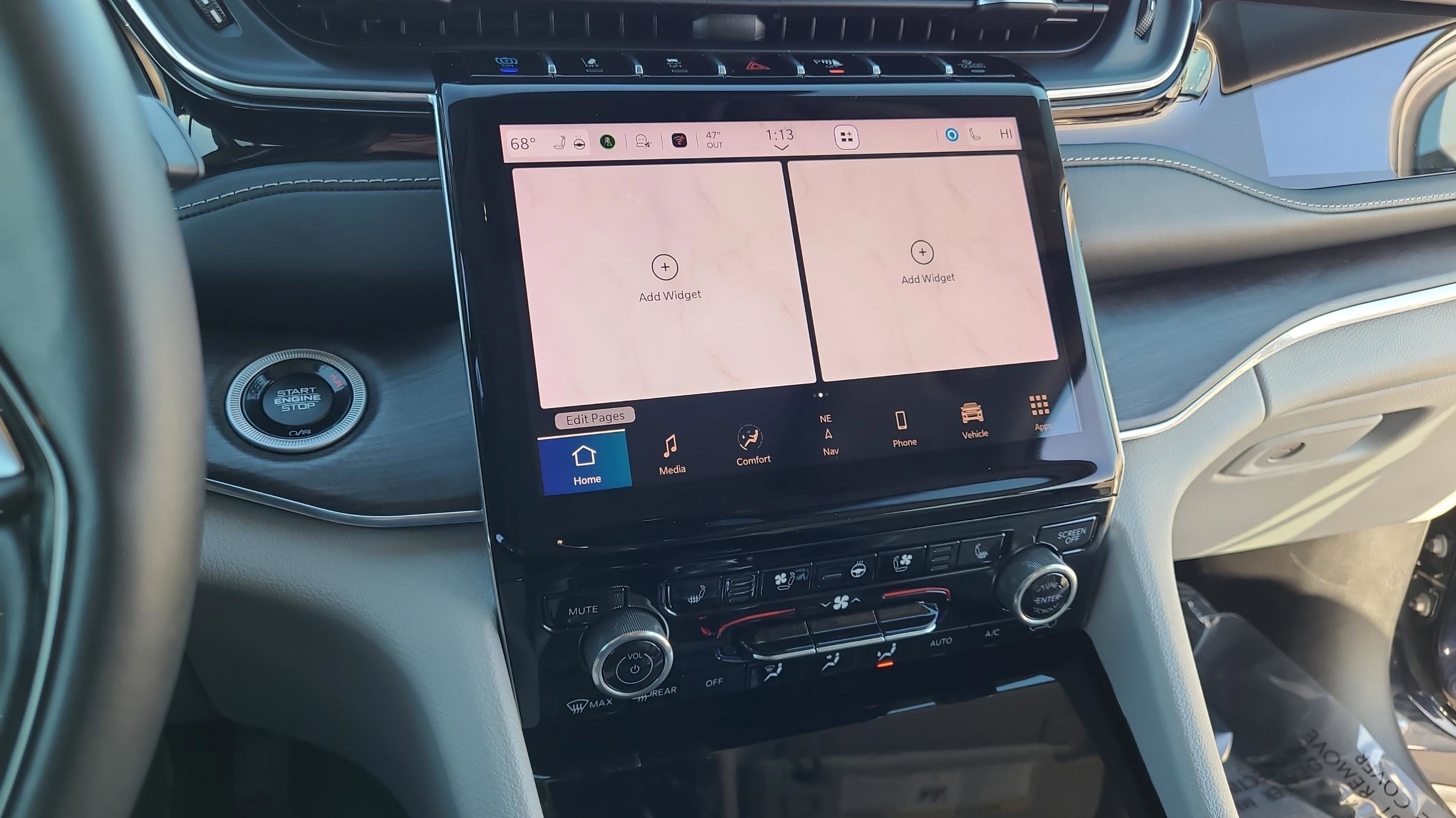 Used 2022 Jeep Grand Cherokee Overland w/ Advanced Protech Group III image 21