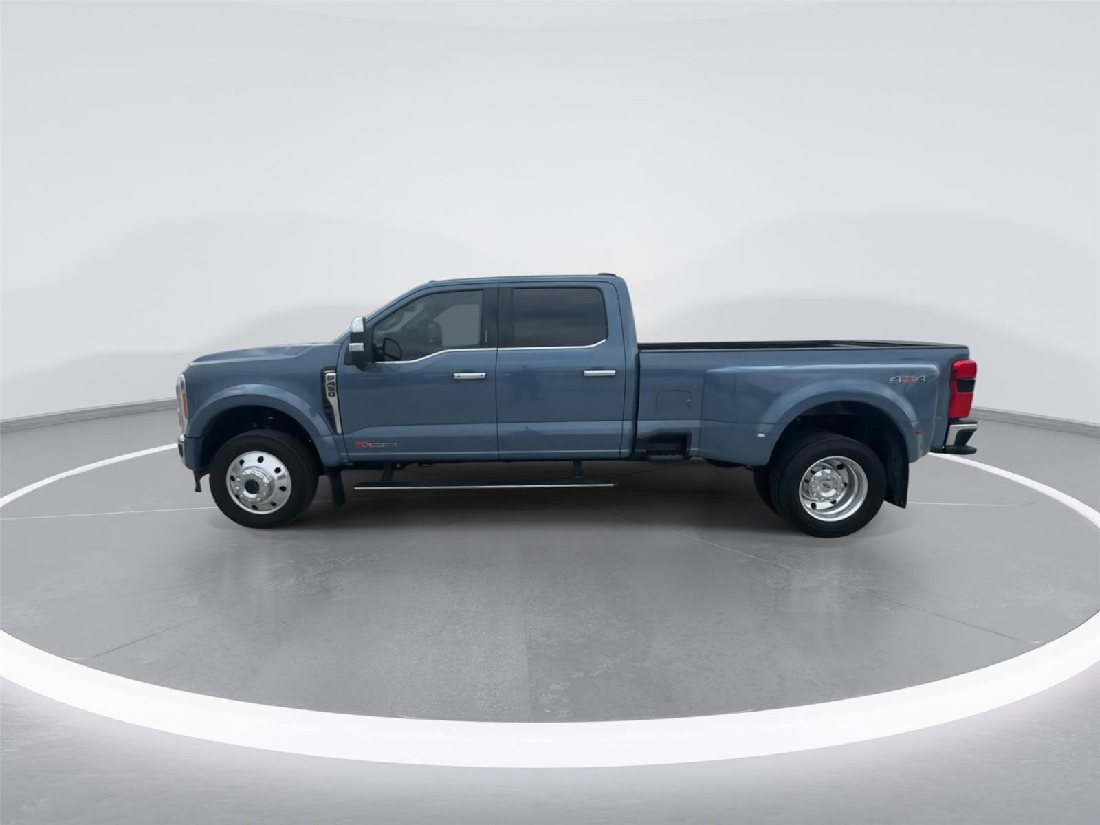 Certified 2023 Ford F450 Lariat w/ Lariat Ultimate Package image 2