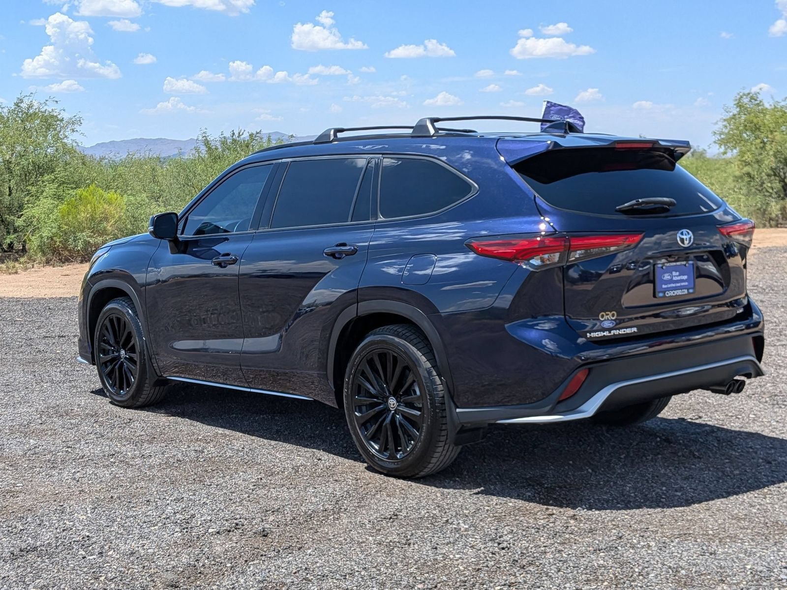 Used 2023 Toyota Highlander XSE FWD image 8
