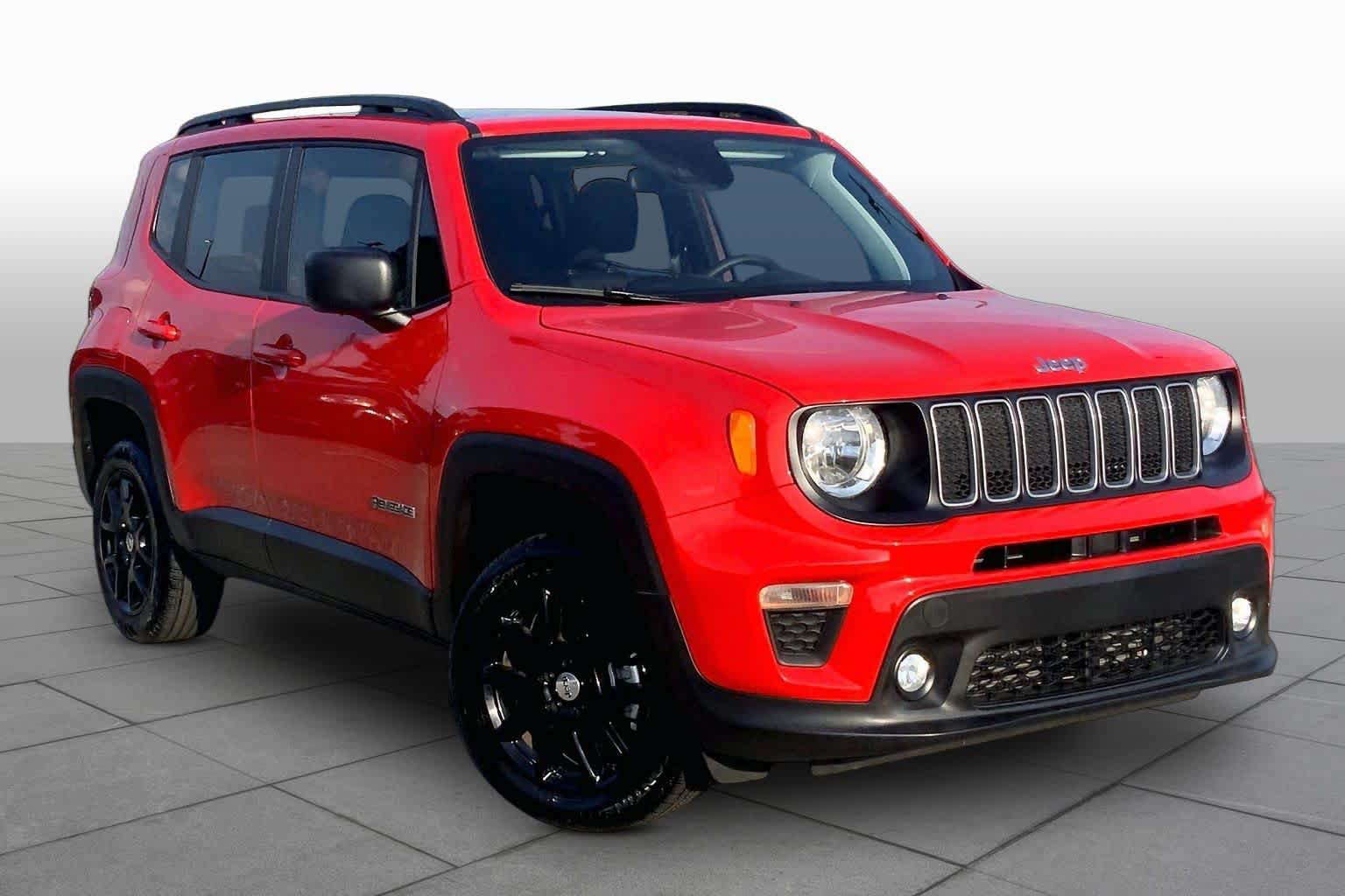 Used 2023 Jeep Renegade Latitude w/ Sun/Sound Group AWD/4WD image 3