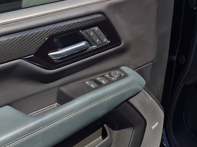 Used 2025 GMC Yukon AT4 w/ Premium Trailering Package AWD/4WD image 13