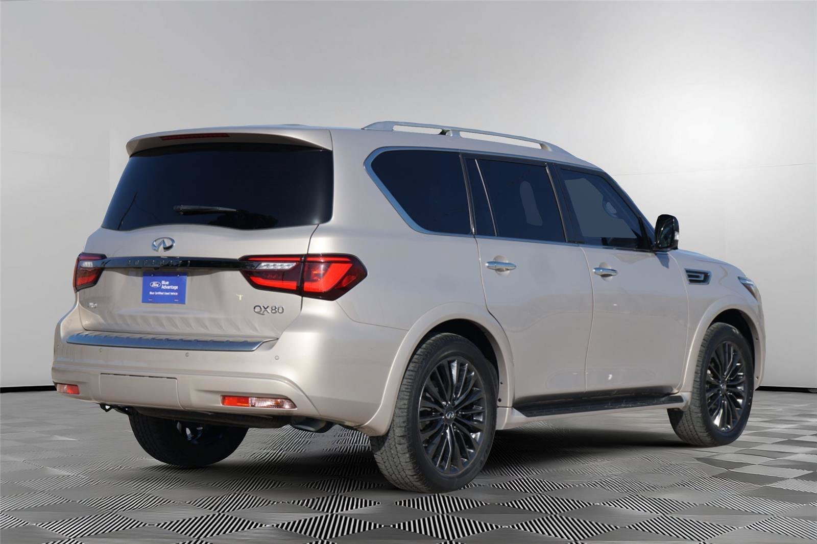 Used 2023 INFINITI QX80 Premium Select w/ Cargo Package AWD/4WD image 5