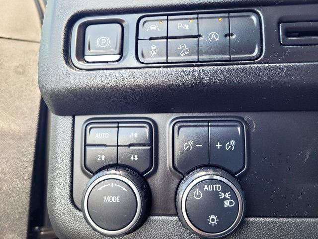 Used 2023 Chevrolet Tahoe Premier AWD/4WD image 17