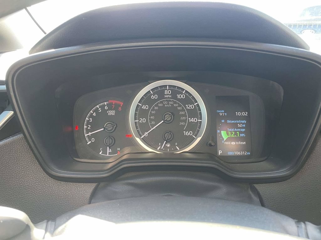 Used 2020 Toyota Corolla LE FWD image 29