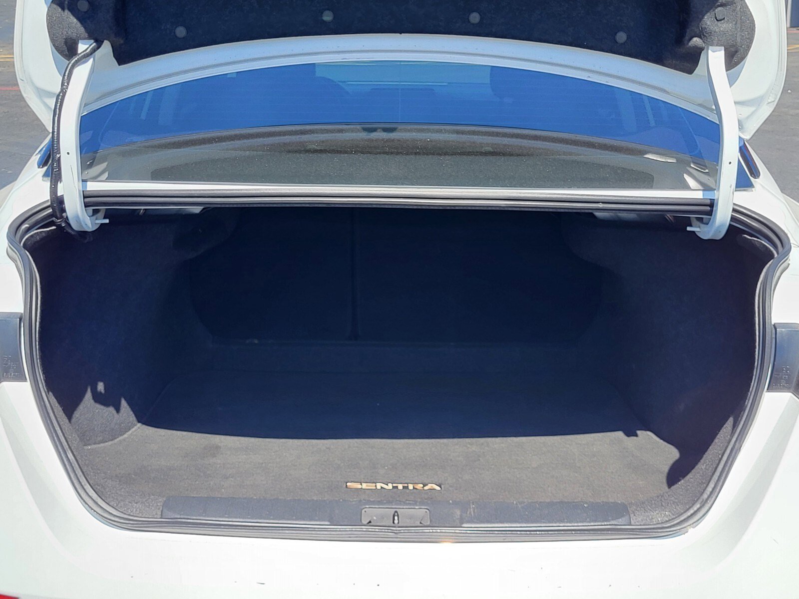 Used 2025 Nissan Sentra S image 31