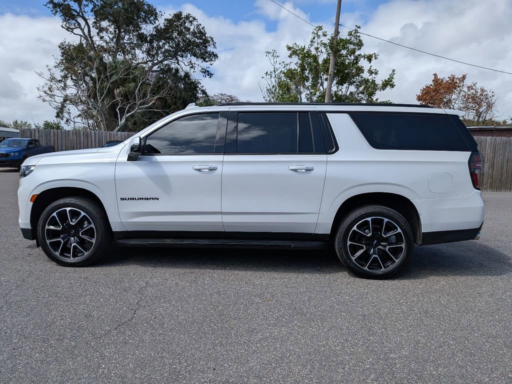 Used 2022 Chevrolet Suburban RST w/ Sport Performance Package image 3