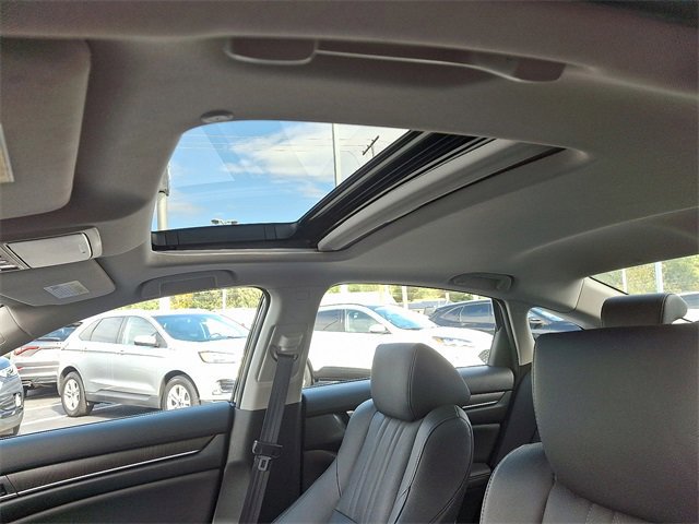 Used 2021 Honda Accord Touring image 16