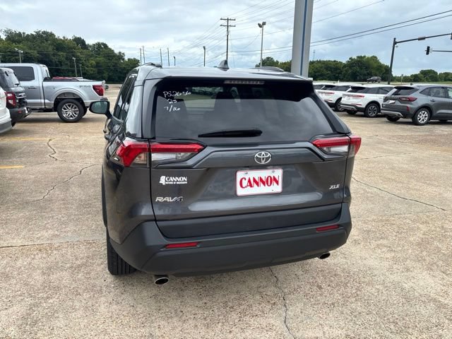 Used 2025 Toyota RAV4 XLE FWD image 8