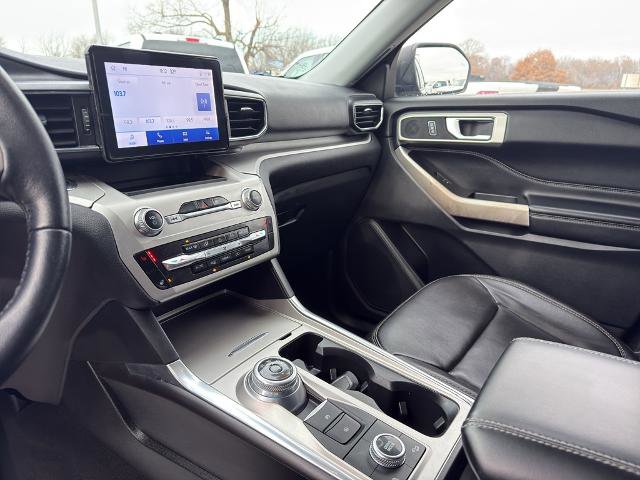 Certified 2022 Ford Explorer XLT w/ Equipment Group 202A image 11