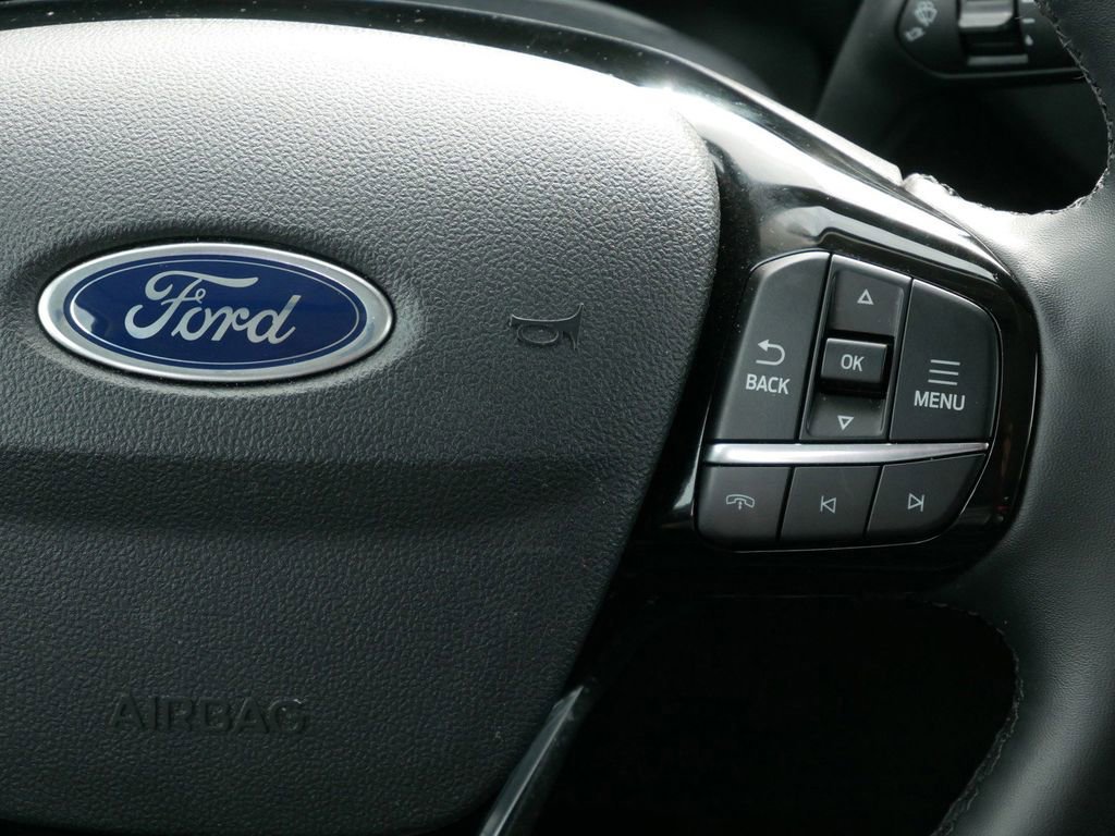 Certified 2025 Ford Escape Platinum image 19
