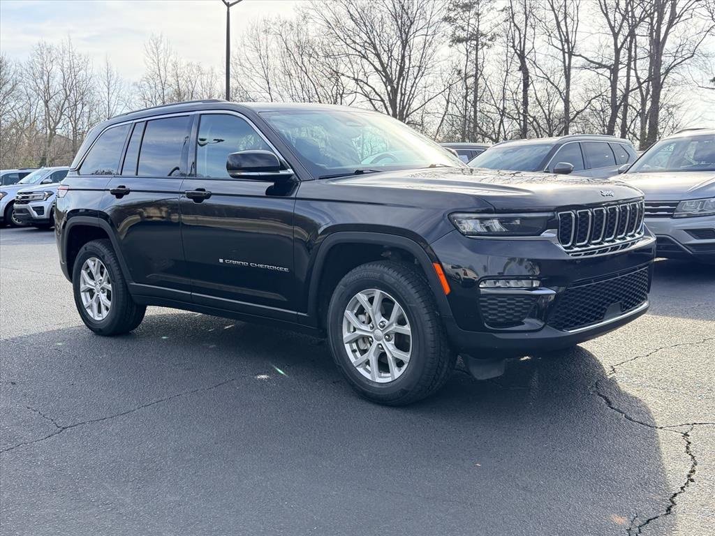 Used 2023 Jeep Grand Cherokee Limited image 2