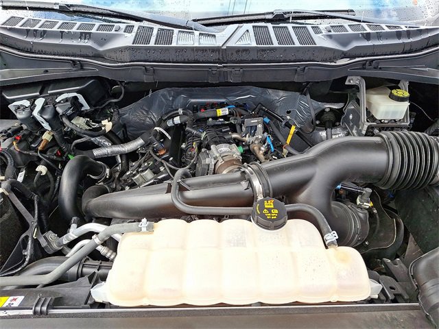 Certified 2022 Ford F150 XLT w/ Equipment Group 302A High image 27