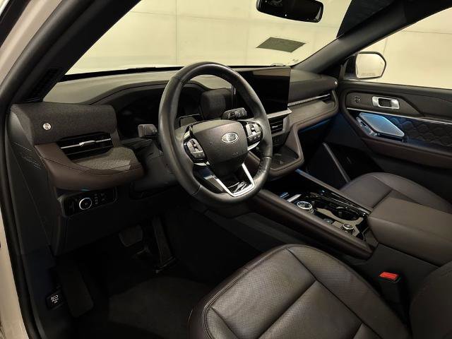 Certified 2025 Ford Explorer Platinum w/ Ultimate Package image 5