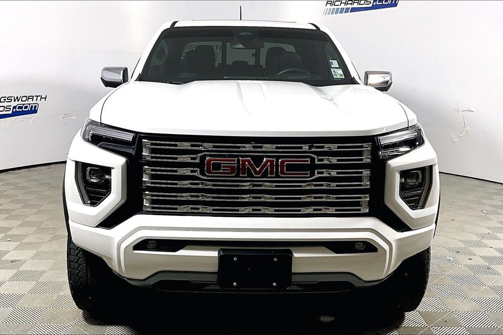 Used 2024 GMC Canyon Denali AWD/4WD image 2