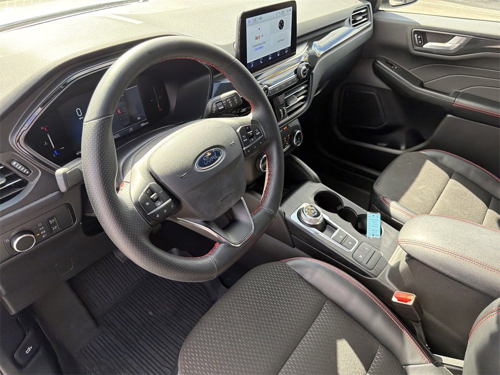 Certified 2025 Ford Escape ST-Line image 11