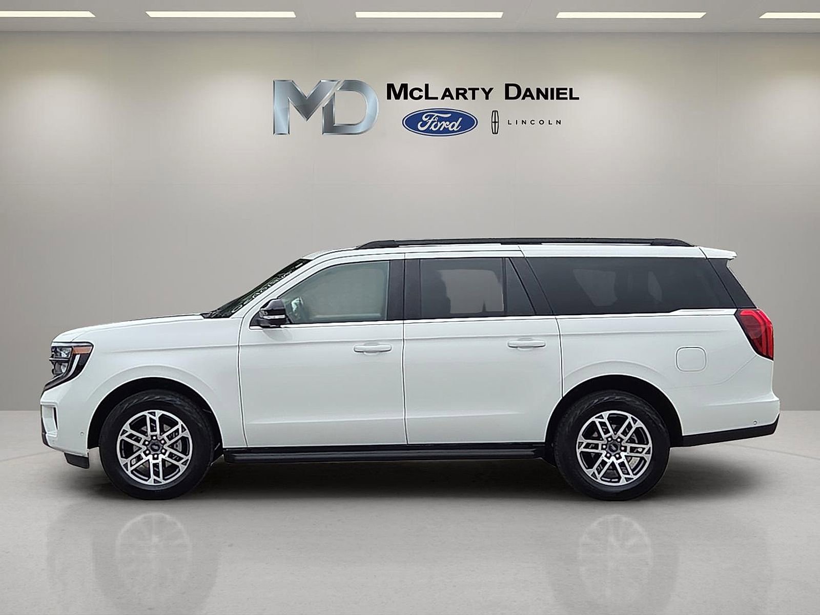 Certified 2025 Ford Expedition Max Active AWD/4WD image 3