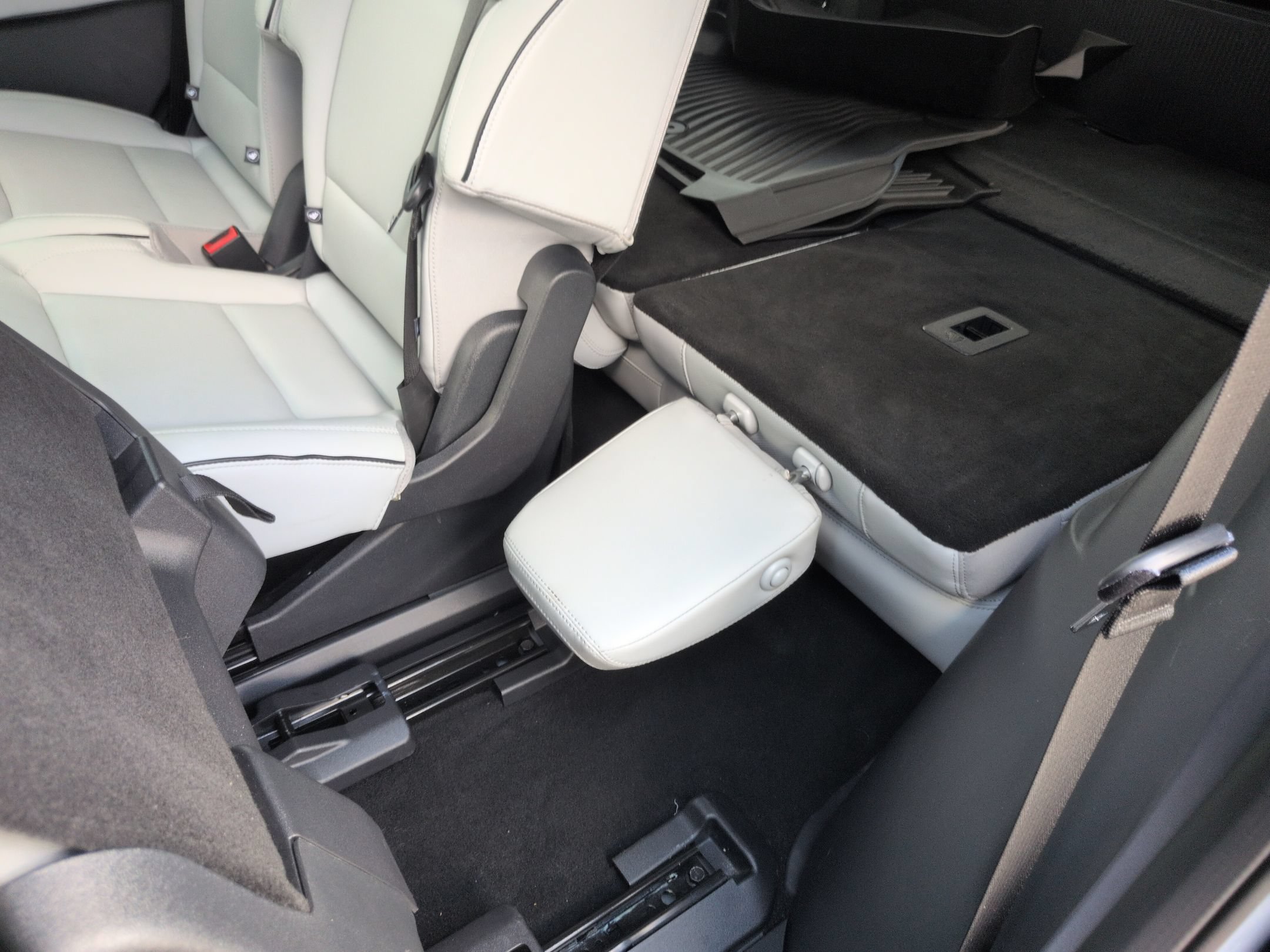 Certified 2025 Ford Expedition Platinum w/ Platinum Ultimate Package AWD/4WD image 33