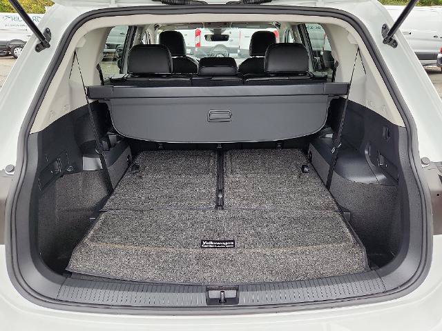 Used 2023 Volkswagen Tiguan SE FWD image 28