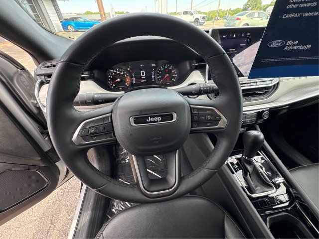 Used 2025 Jeep Compass Limited AWD/4WD image 15