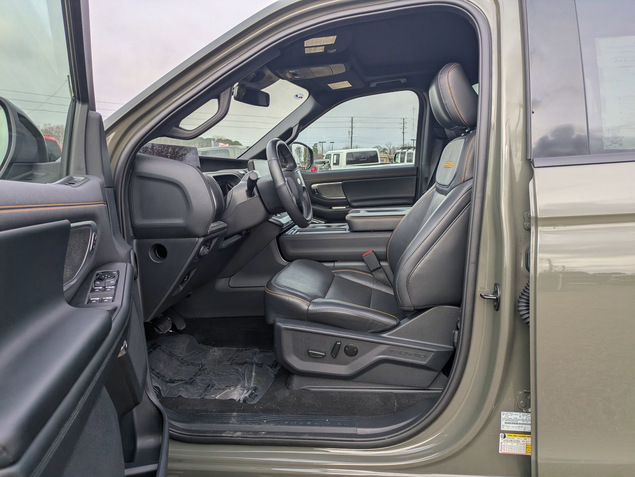 Certified 2025 Ford Expedition Tremor image 15