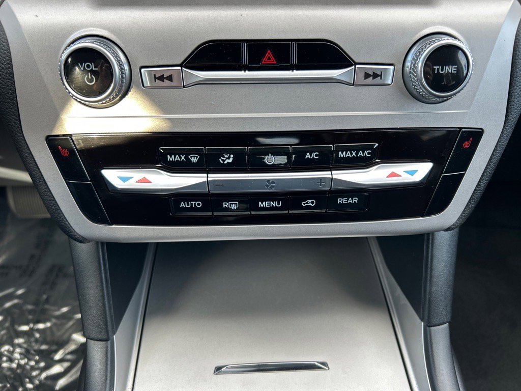 Certified 2023 Ford Explorer XLT image 30