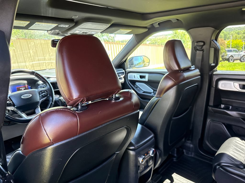 Certified 2020 Ford Explorer Platinum w/ Premium Technology Package AWD/4WD image 23