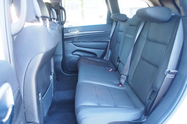 Used 2021 Jeep Grand Cherokee Laredo RWD image 18