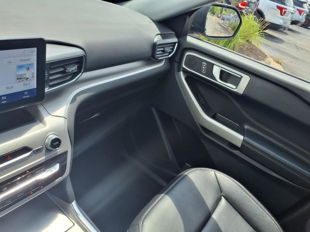 Certified 2023 Ford Explorer XLT w/ Equipment Group 202A image 21