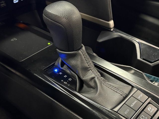 Used 2025 Toyota Camry LE FWD image 30