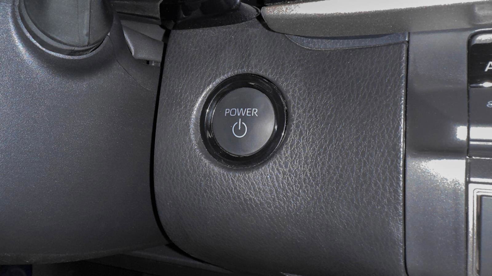 Used 2025 Toyota Camry XLE image 16