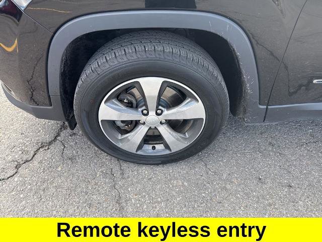 Used 2020 Jeep Cherokee Limited image 10