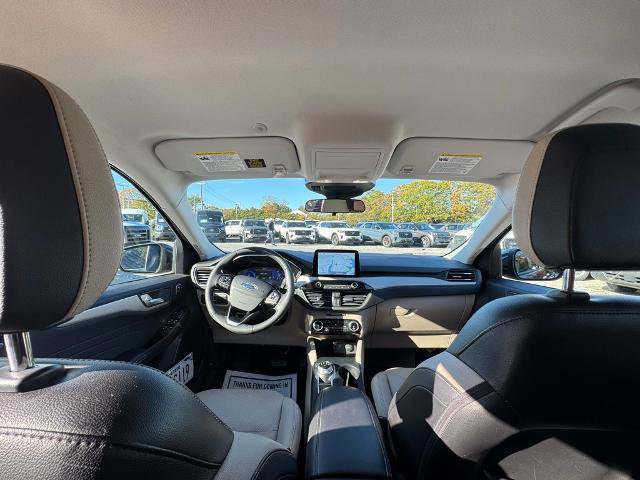 Certified 2022 Ford Escape SEL w/ Technology Package image 11