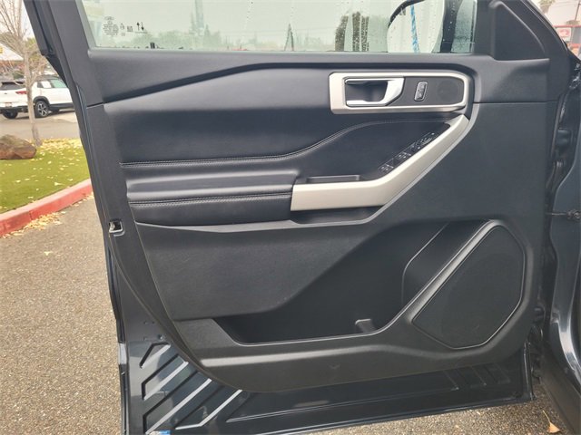 Certified 2022 Ford Explorer XLT w/ Equipment Group 202A image 18