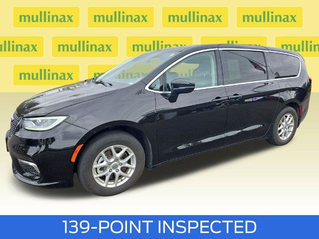 Used 2024 Chrysler Pacifica Touring-L FWD image 15