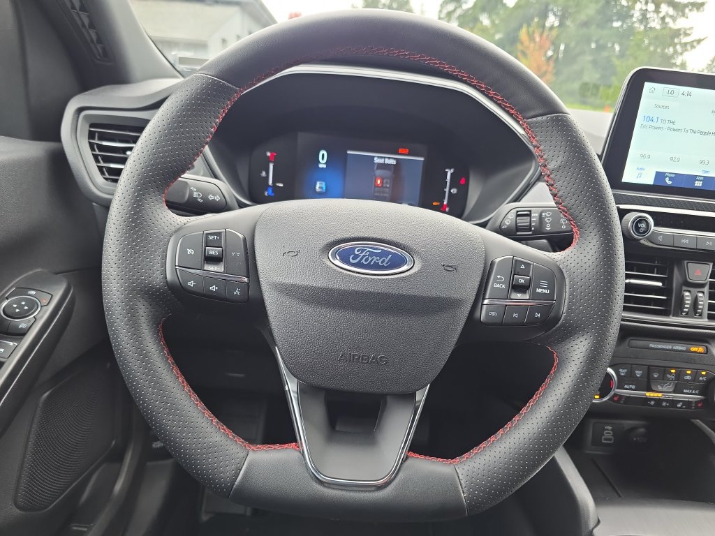 Certified 2025 Ford Escape ST-Line Select AWD/4WD image 21
