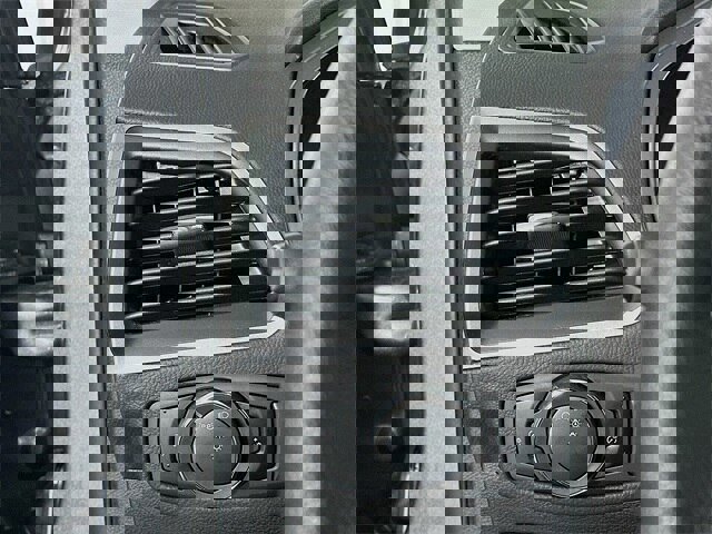 Certified 2024 Ford Edge SE w/ Black Appearance Package image 10