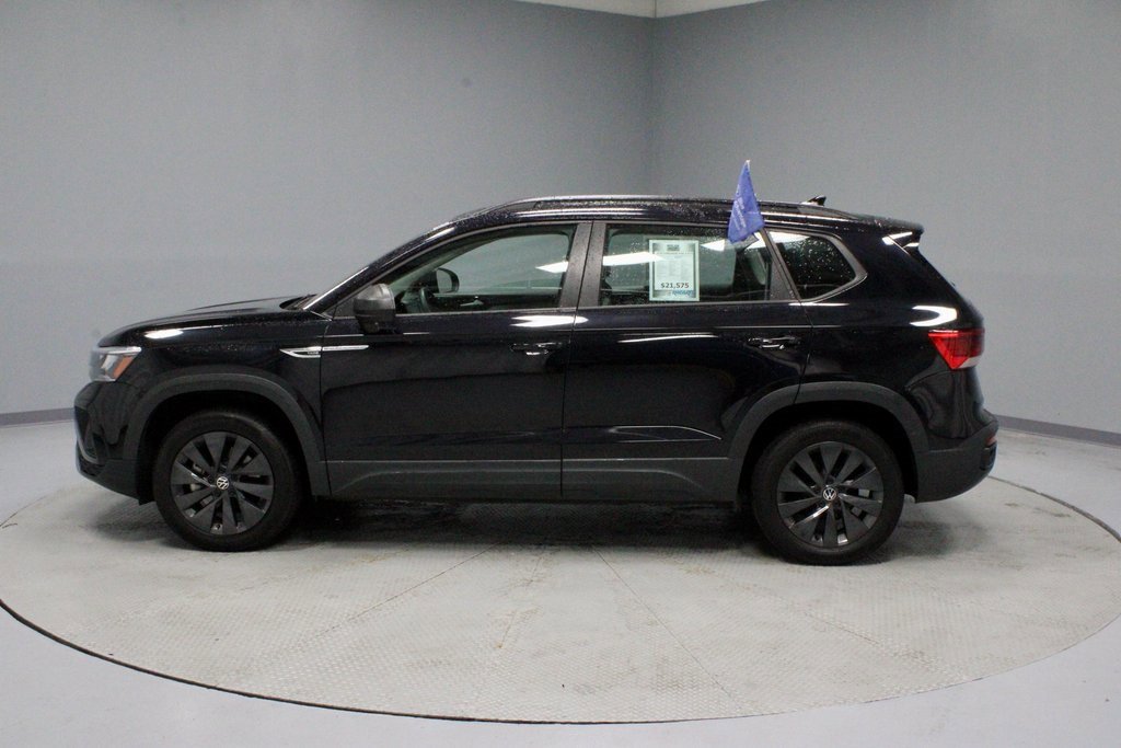 Used 2024 Volkswagen Taos S image 2